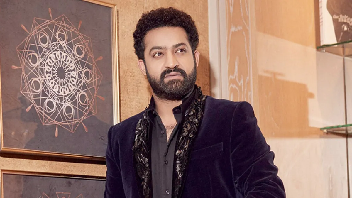 "ట్రిపులార్" మరియు "దేవర" చిత్రాల సక్సెస్‌తో ఎన్టీఆర్ ఇమేజ్, మార్కెట్‌ భారీ స్థాయిలో పెరిగాయి. అందుకే, ఆయన తన ప్రతి ప్రాజెక్ట్‌ను పాన్ ఇండియా స్థాయిలో ప్లాన్ చేస్తున్నారు. ఈ ప్రయత్నంలో పరభాషా దర్శకులతో కలిసి పనిచేసేలా ప్లానింగ్ చేస్తున్నారు. తారక్ తన తదుపరి చిత్రాల ద్వారా అభిమానులను విభిన్నమైన పాత్రలతో ఆశ్చర్యపరిచే ప్రయత్నం చేస్తున్నారు.