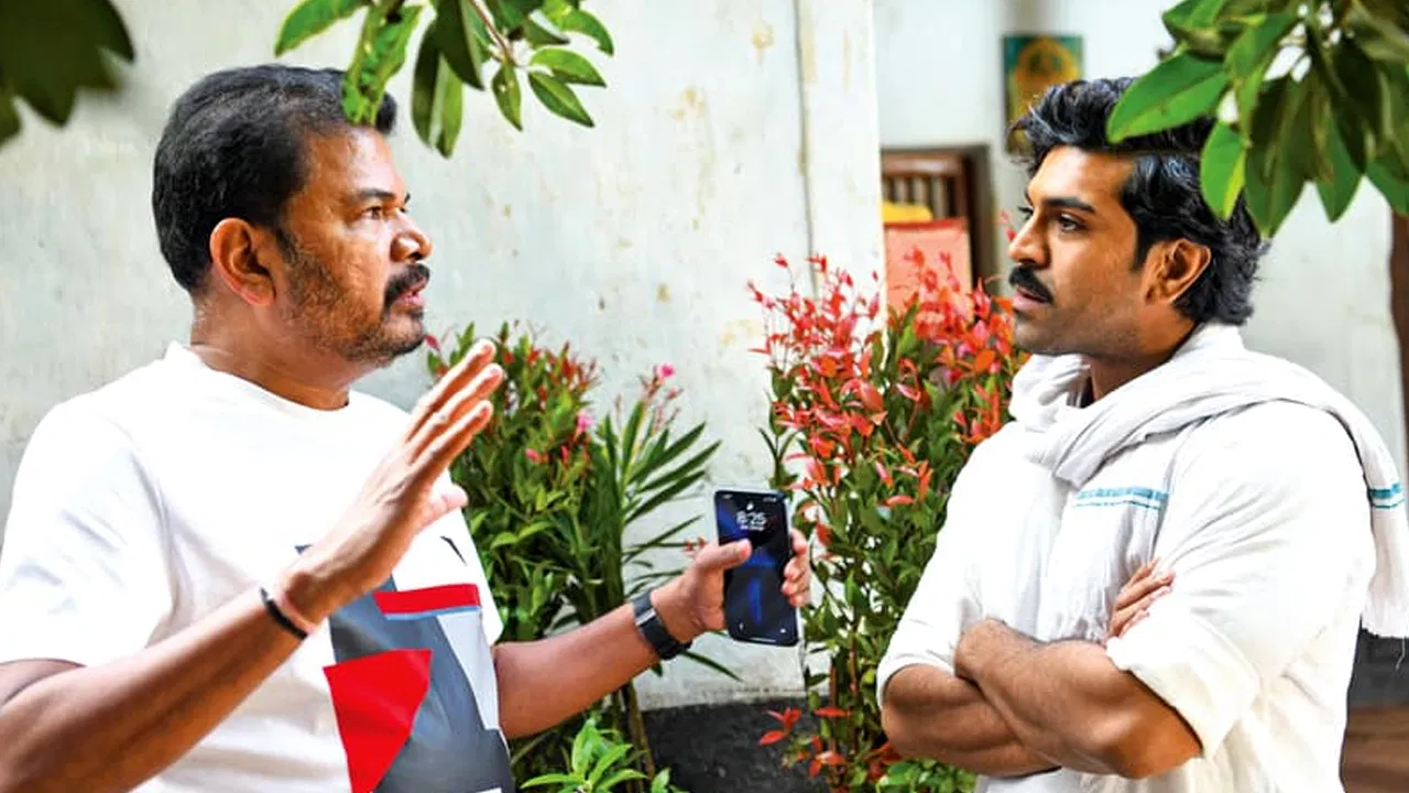 RRR రిలీజ్‌కి ముందే రామ్ చరణ్ ఈ సినిమా చేయాలని నిర్ణయం తీసుకున్నారు" అని చెప్పారు. "రామ్ చరణ్ మంచి స్క్రీన్ ప్రెజెన్స్ ఉన్న ఆర్టిస్ట్. లోలోపల ఉన్న శక్తిని ఆవిష్కరించే సమయంలో విశేషమైన డీప్ పెర్ఫార్మెన్స్ ఇస్తారు" అని అభిప్రాయపడ్డారు. కథలో ఉన్న యూనివర్సల్ అప్పీల్, రాజకీయ నేపథ్యం వల్ల రామ్ చరణ్ పర్‌ఫెక్ట్ ఛాయిస్ అని భావించినట్లు వివరించారు.