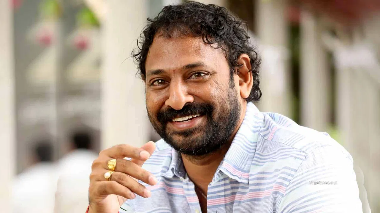 "కూచిపూడి వారి వీధిలో" , అక్కాచెల్లెళ్ల కథ ఆధారంగా రూపొందించబడుతున్న ఈ చిత్రం, కుటుంబ సంబంధాల్ని, సాంస్కృతిక మూల్యాలను ప్రతిబింబిస్తుంది. గోదావరి జిల్లాల నేపథ్యం, కథలో స్థానిక జీవన రీతిని, సంప్రదాయాలను చక్కగా చూపించనుంది. కాస్టింగ్ & ప్రొడక్షన్: హీరోయిన్స్‌ను వెతుకుతున్న ప్రాసెస్‌లో, నటీనటుల ఎంపిక తరువాత, షూటింగ్ త్వరలో ప్రారంభం అవుతుంది.